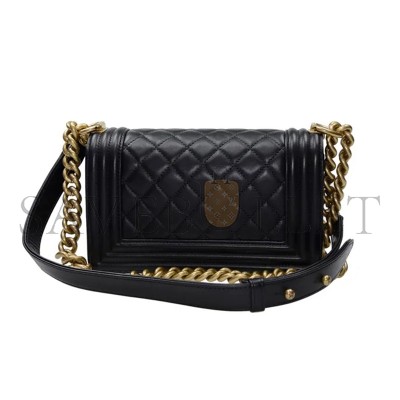 CHANEL SMALL QUILTED BOY BLACK A67085 Y09939 94305 (20*12*8cm)
