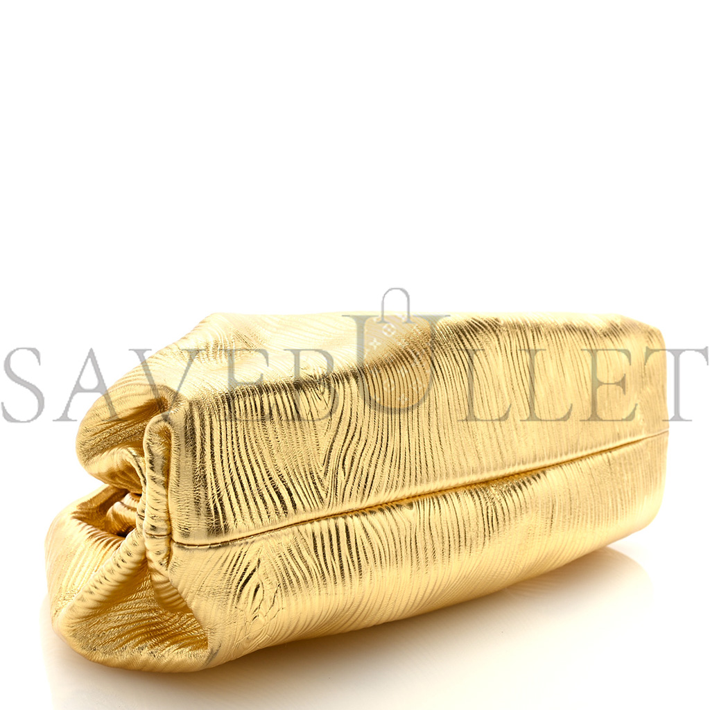 BOTTEGA VENETA METALLIC BARK CALFSKIN EMBOSSED THE POUCH OVERSIZED CLUTCH ORO (37*21*13cm)