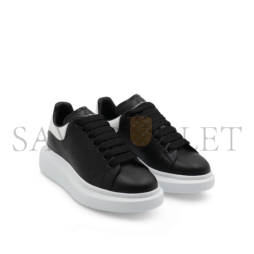 ALEXANDER MCQUEEN LARRY OVERSIZED SNEAKERS IN BLACK WHITE 553770WHGP51070